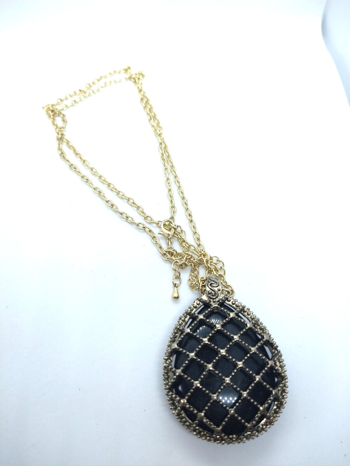 Necklace pendant Y2k 1990’s black stone gold tone vintage retro Halloween