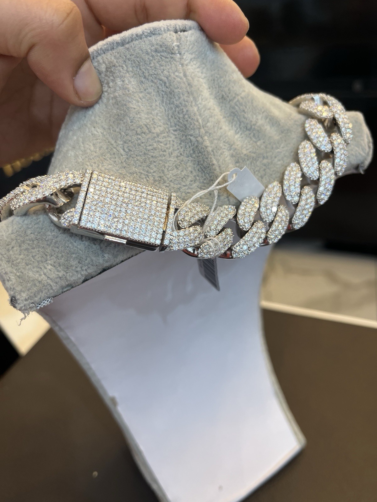 925 Sterling Silver Moissanite VVS Cuban Link 22in – barcode 013216