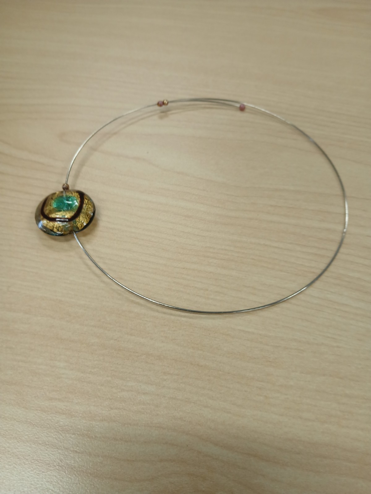 Silver Tone Wire Choker Necklace Adjustable No Clasp Round Charm Gold Green