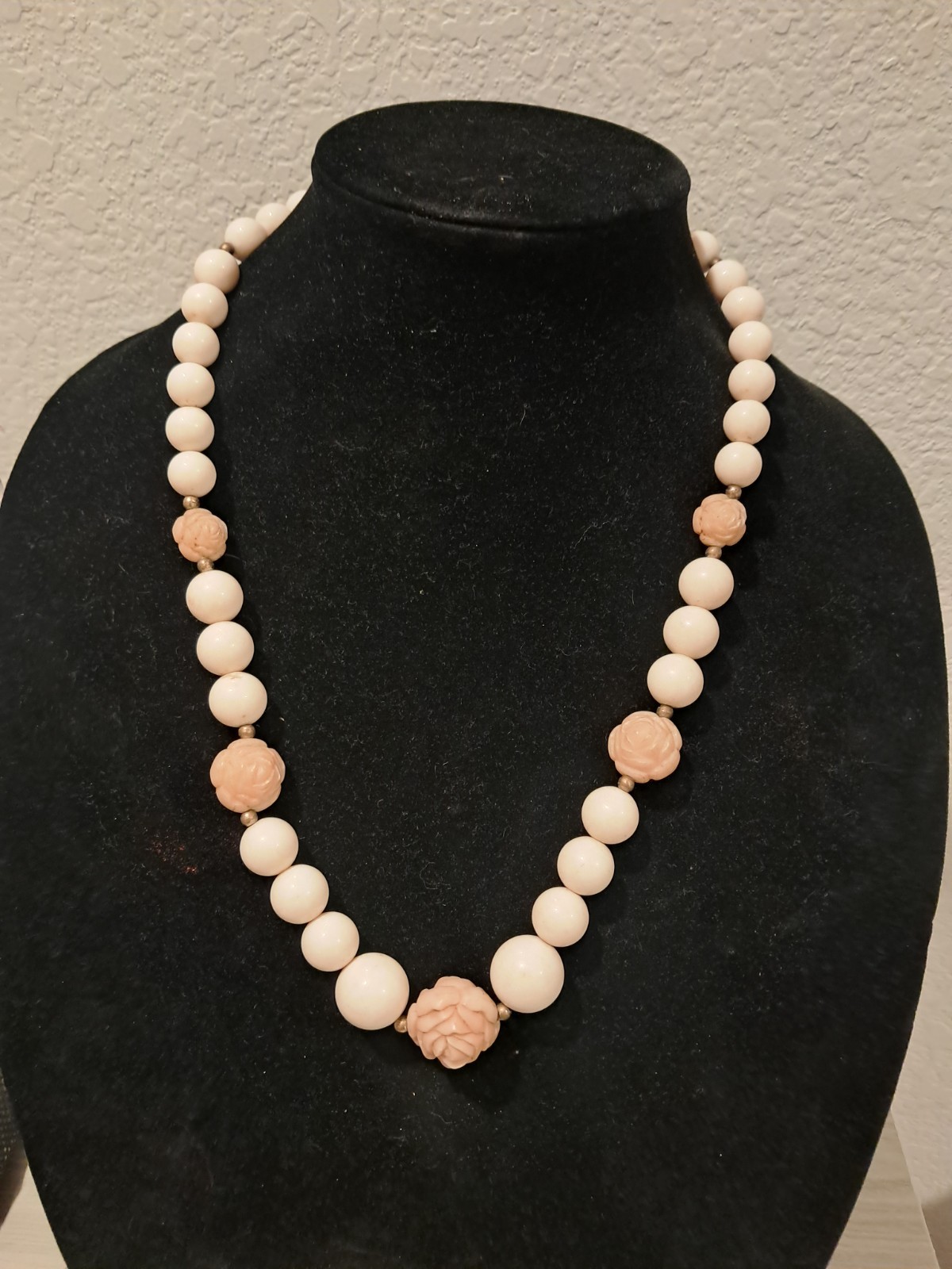 Pink & White Plastic Beaded Necklace Ball/Bead Chain Flower Beads