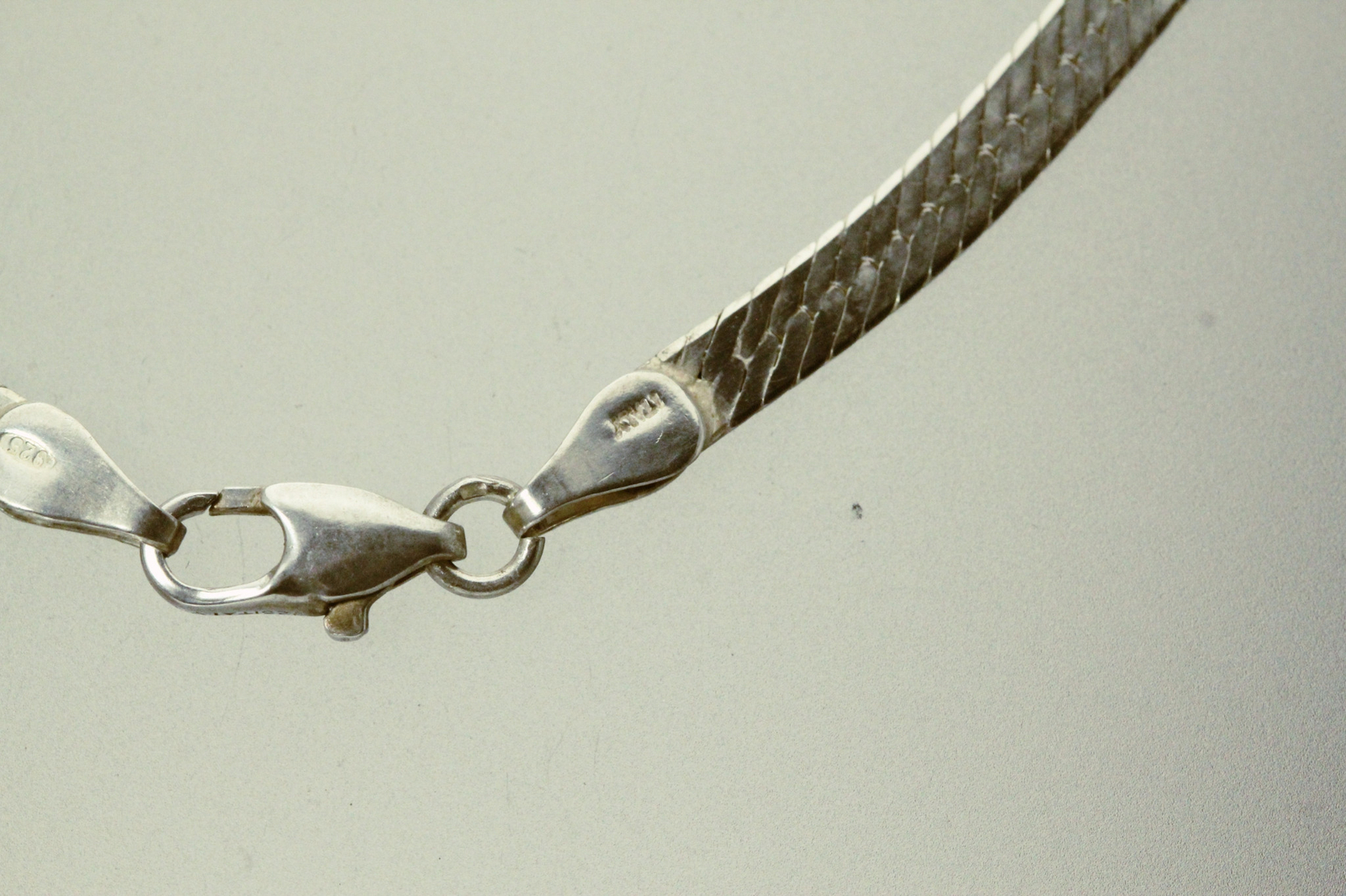 Herringbone 925 Sterling Silver Chain Necklace 9.8 grams (NEC5705)