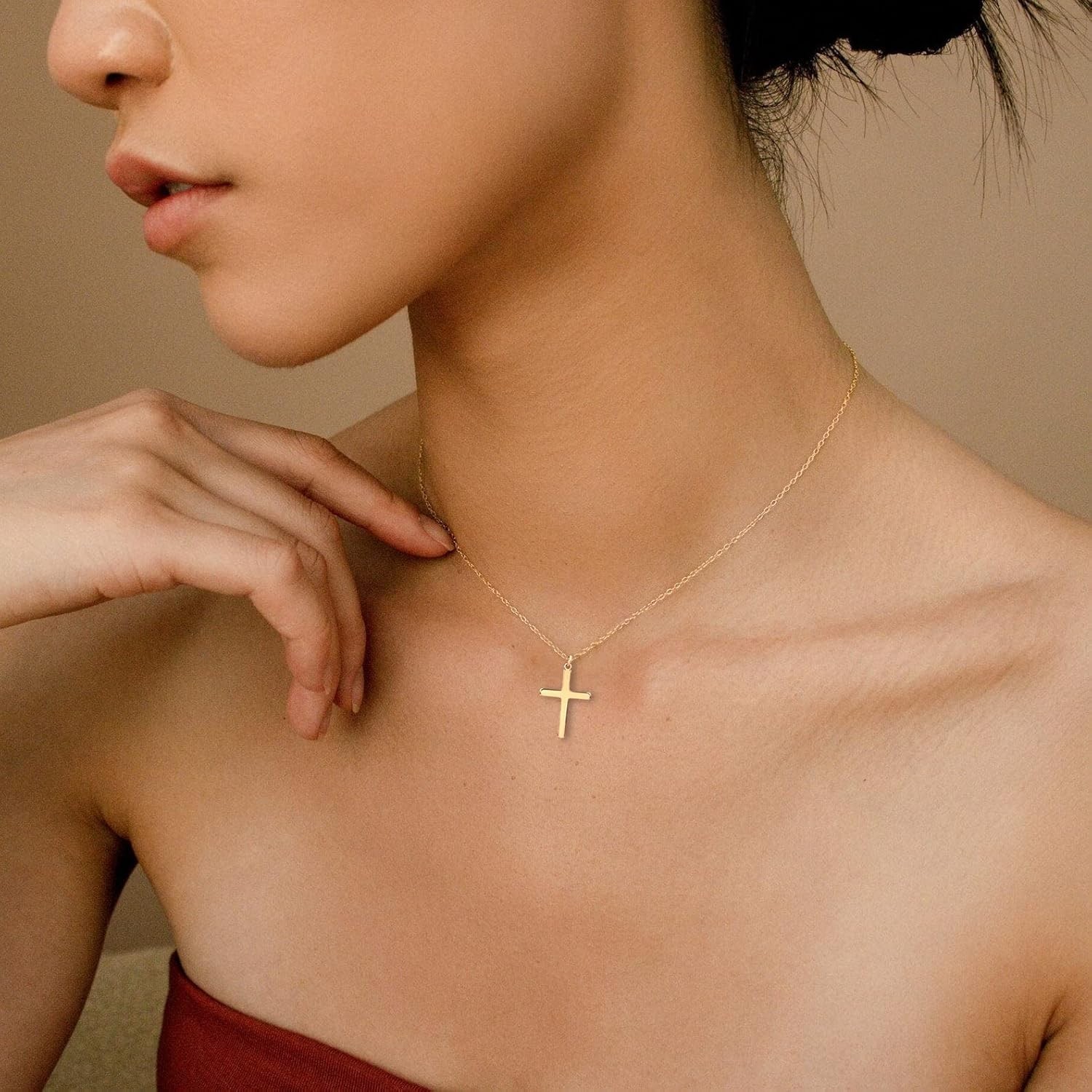 Beautifully Packaged Gold Cross Necklace – Perfect for Special Occasions