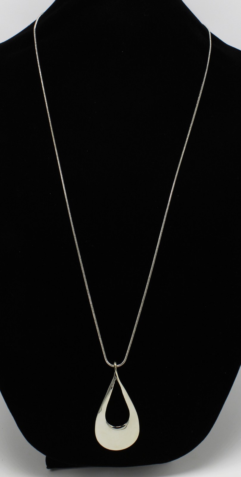 New Silver Twisted Teardrop Pendant Necklace by Bay to Baubles Stitch Fix #N2532