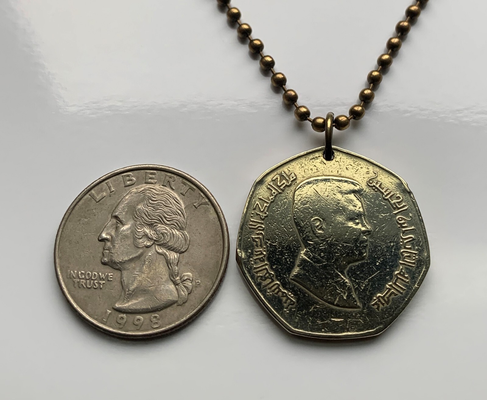 2004 Jordan 1/4 Dinar coin pendant Hashemite Kingdom Amman Tilā’ al-‘Alī n003676