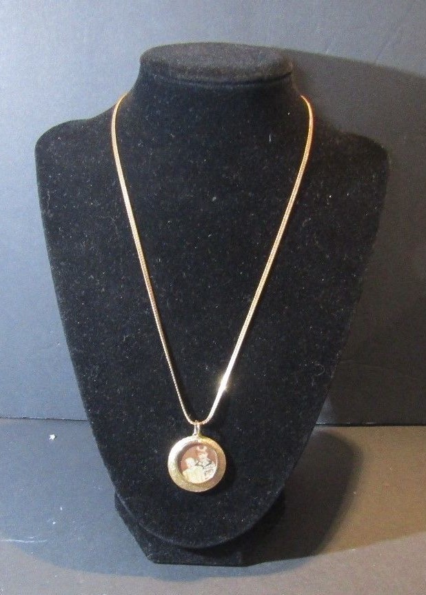 Picture Pendant (122718)