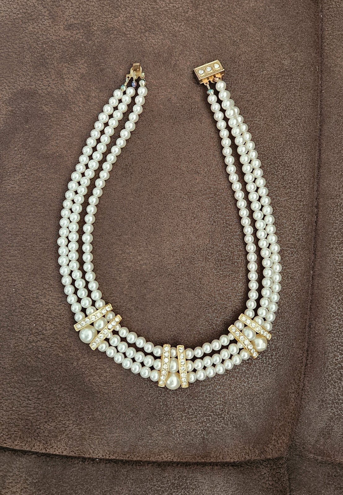Costume Pearl Three Strand Necklace w/Accents Rare Design – FREE Shipping in USA