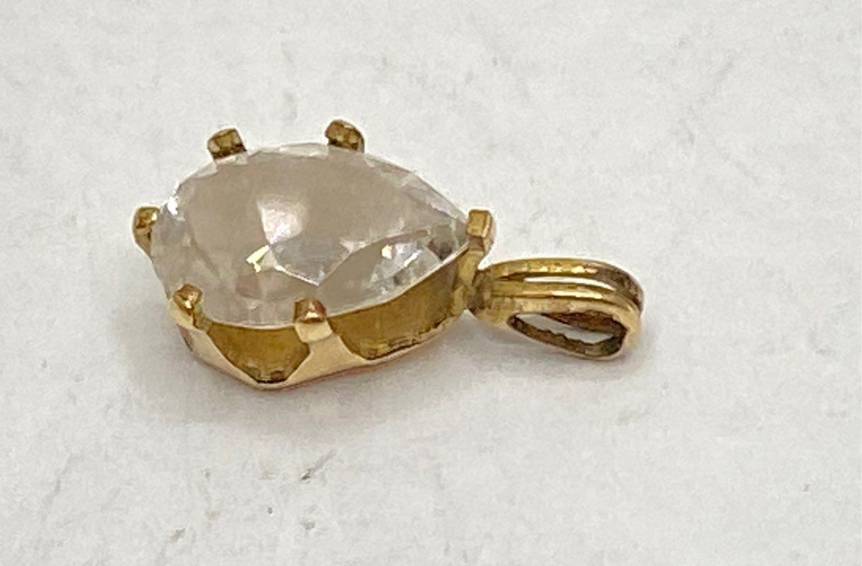 14K Yellow Gold Pear Cut Cubic Zirconia Solitaire Pendant 15.7mm