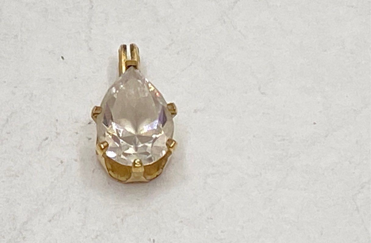 14K Yellow Gold Pear Cut Cubic Zirconia Solitaire Pendant 15.7mm