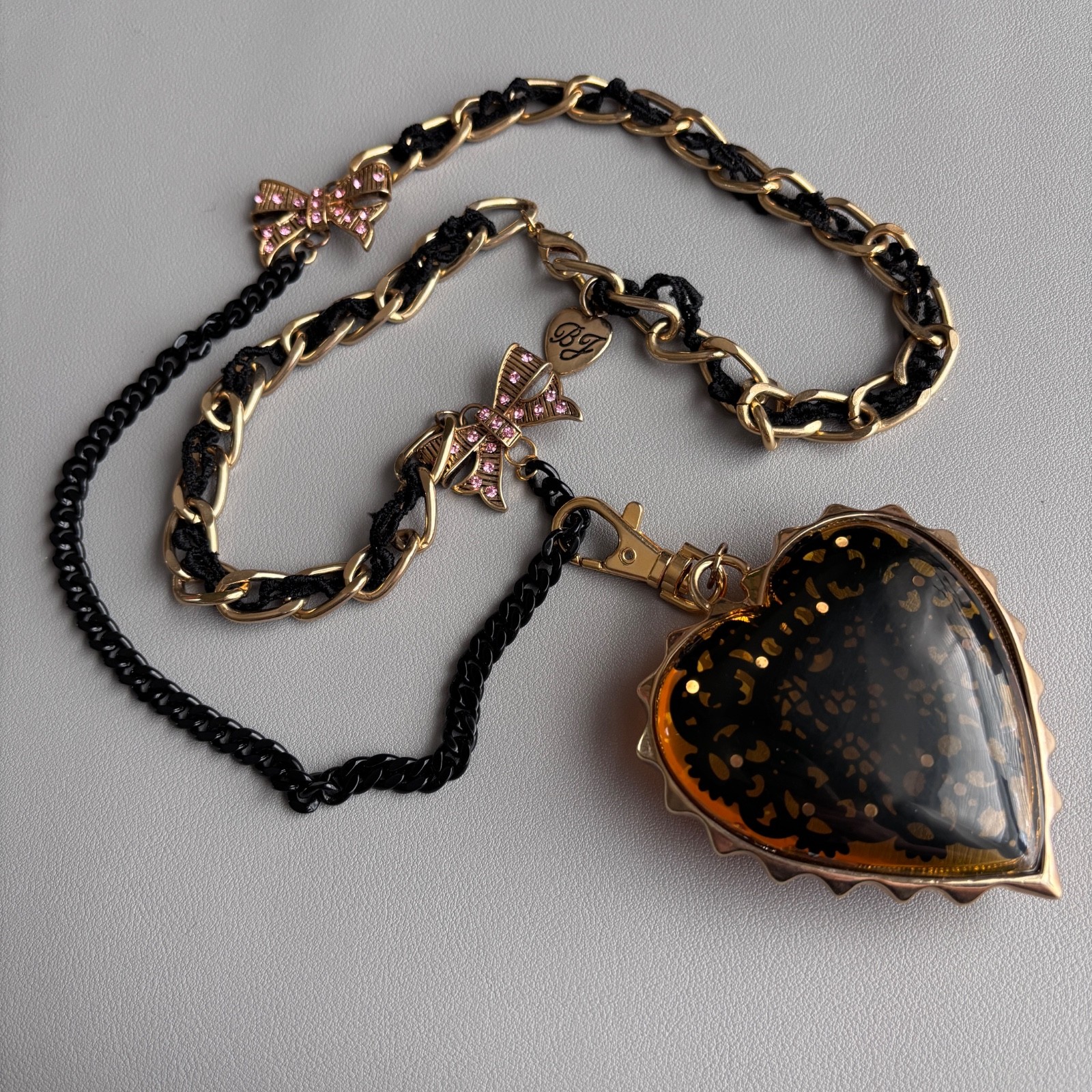 Betsey Johnson Large Lucite Heart Necklace Gold Tone Chain Black Ribbon