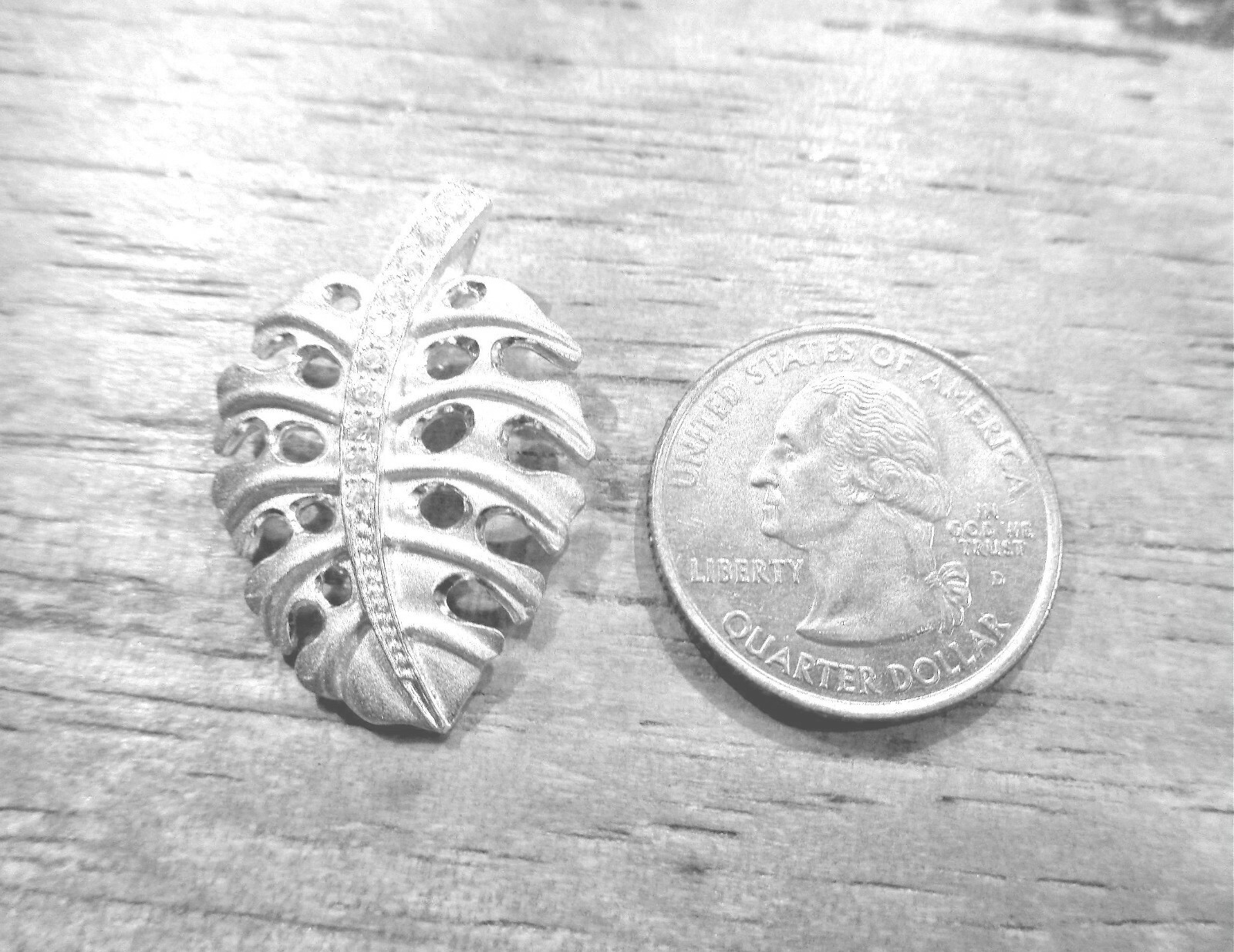 22MM SOLID 925 STERLING SILVER MATTED HAWAIIAN MONSTERA PLANT LEAF CZ PENDANT