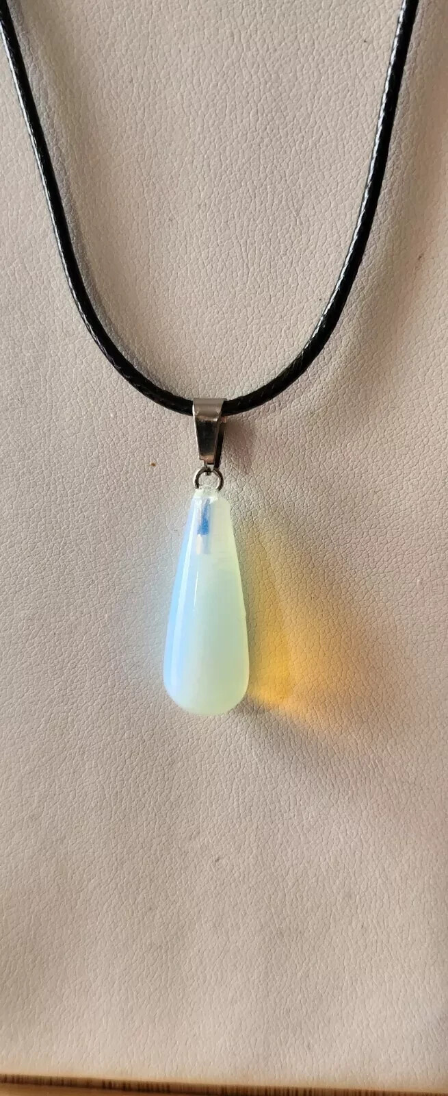 Beautiful Opalite Pendant & 18″ Necklace! FREE SHIPPING IN THE USA!