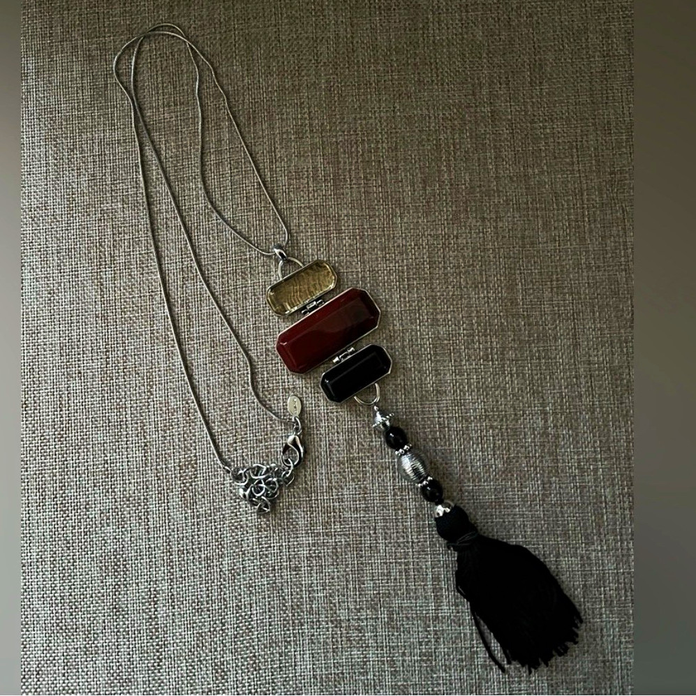 Chico’s Silver Tone Snake Chain Necklace Asymmetrical Tassel Pendant Red Black