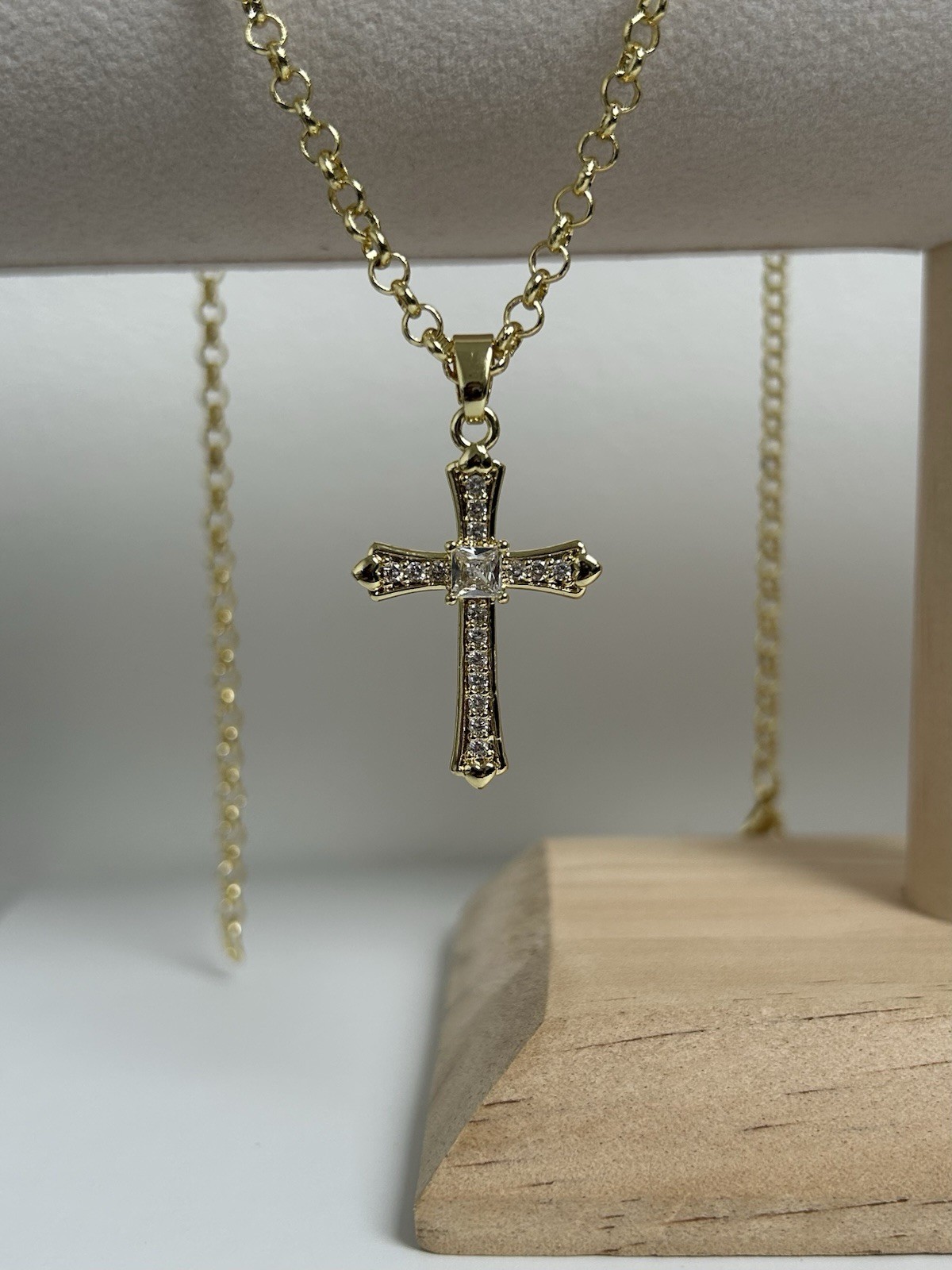 9ct Gold Filled Cross Necklace | 45cm (18”) Rolo Chain | Cubic Zirconia Stones