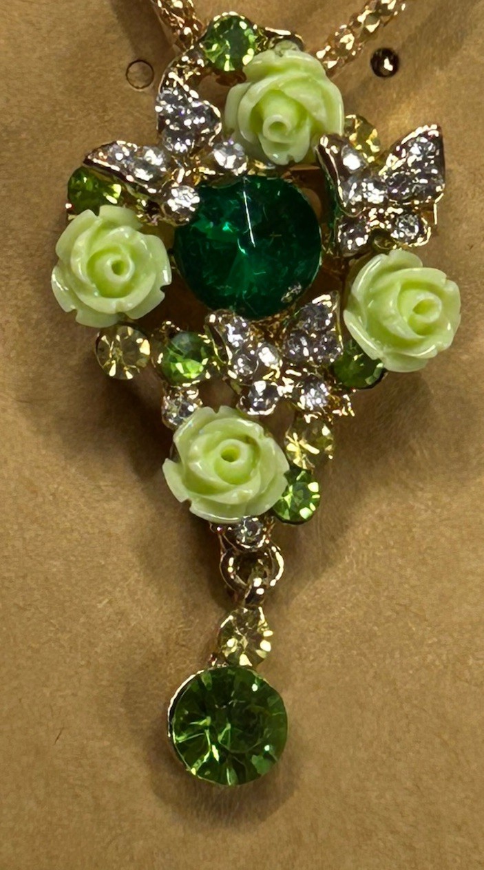 Betsy Johnson Green Acrylic Resin Pearl Rose Crystal Pendant Necklace