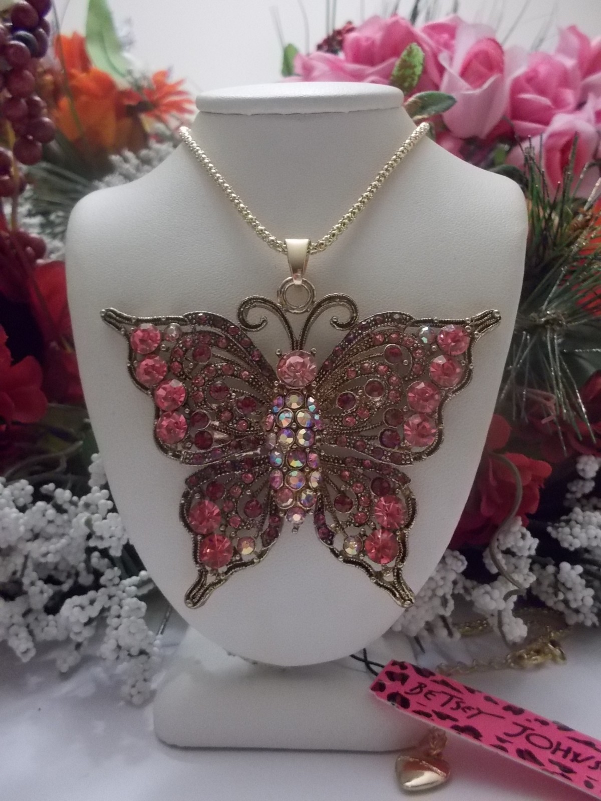 BETSEY JOHNSON LARGE PINK CRYSTAL & RHINESTONE INLAY BUTTERFLY PENDANT NECKLACE