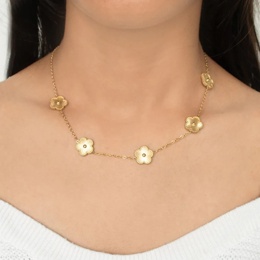 Textured Floral Necklace Brass Metal Necklace For Gift