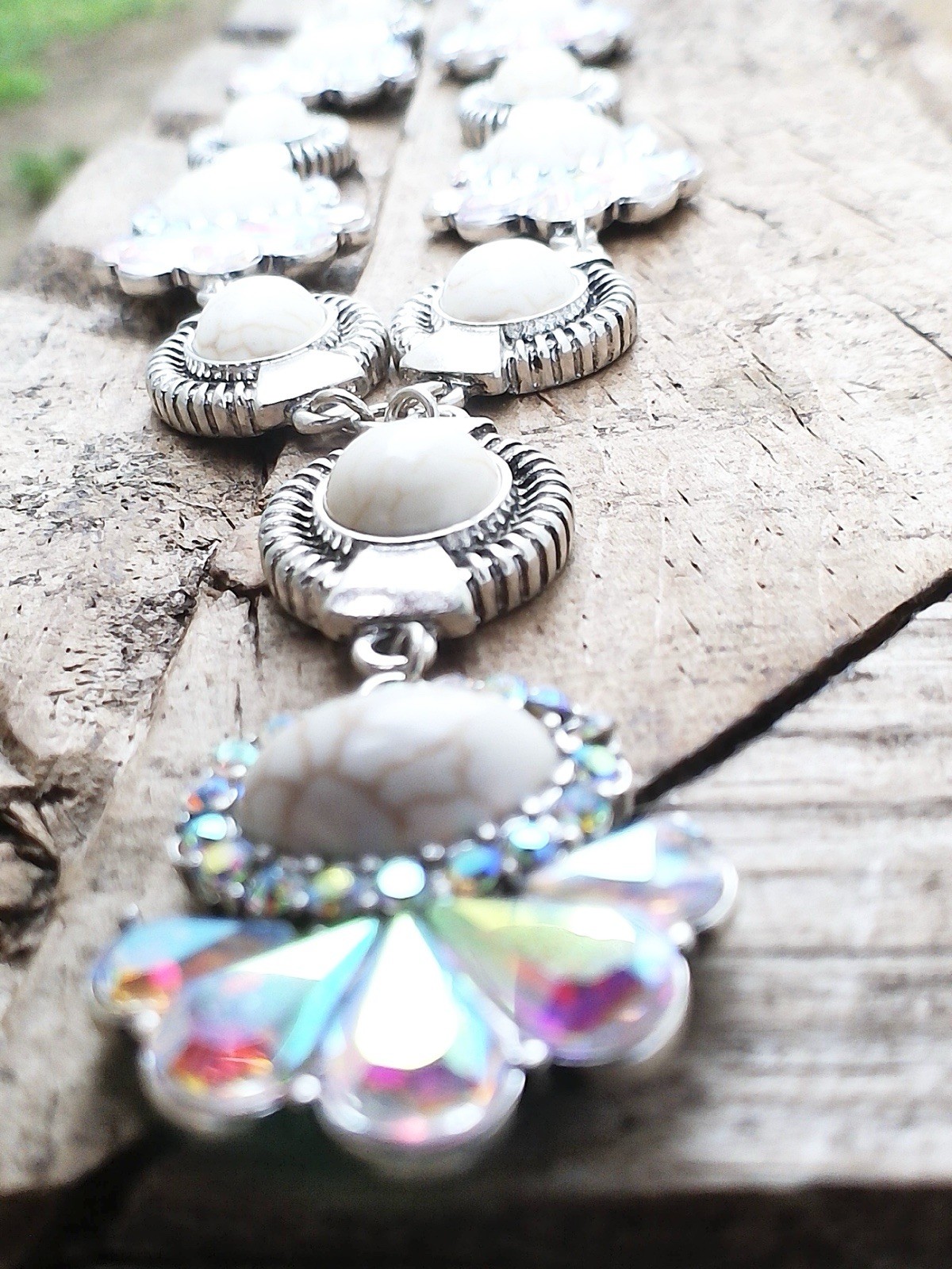 Southwest Style Turquoise Cluster Statement Necklace With Crystals