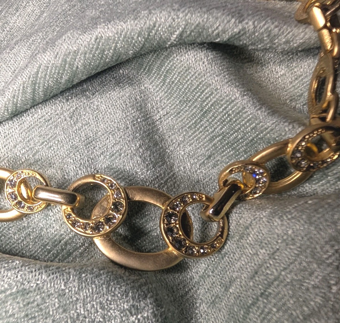 VTG Gold Tone Oval Link Statement Necklace Pavé Rhinestones Fold over Clasp