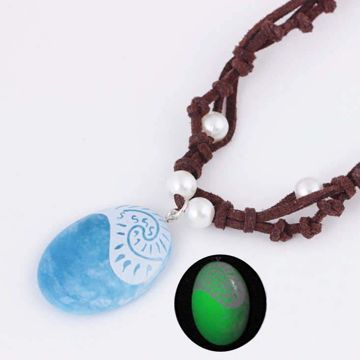 Disney Moana Necklace Lumious Magical Seashell Heart Girl Pendant Glow in Dark