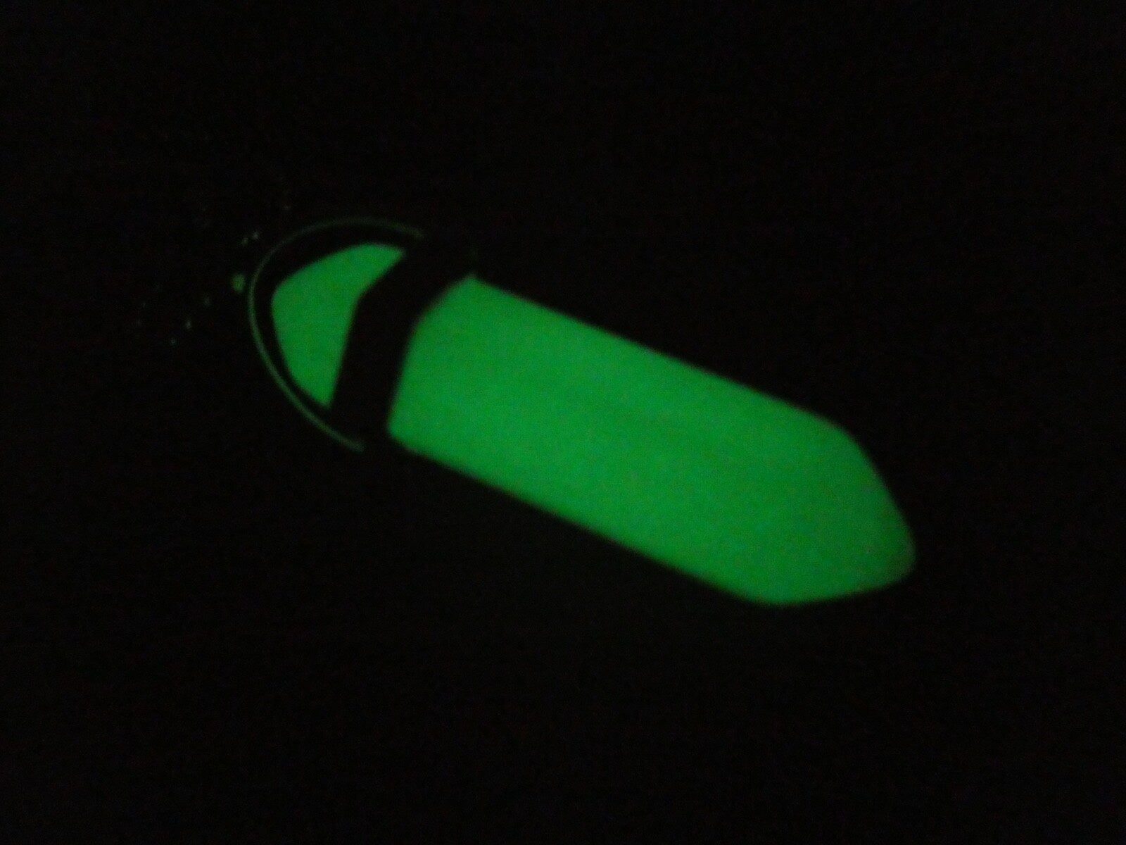 Green Phosphorescent Glow in The Dark Modern Ye Ming Zhu Point Pendant Neck. 24″