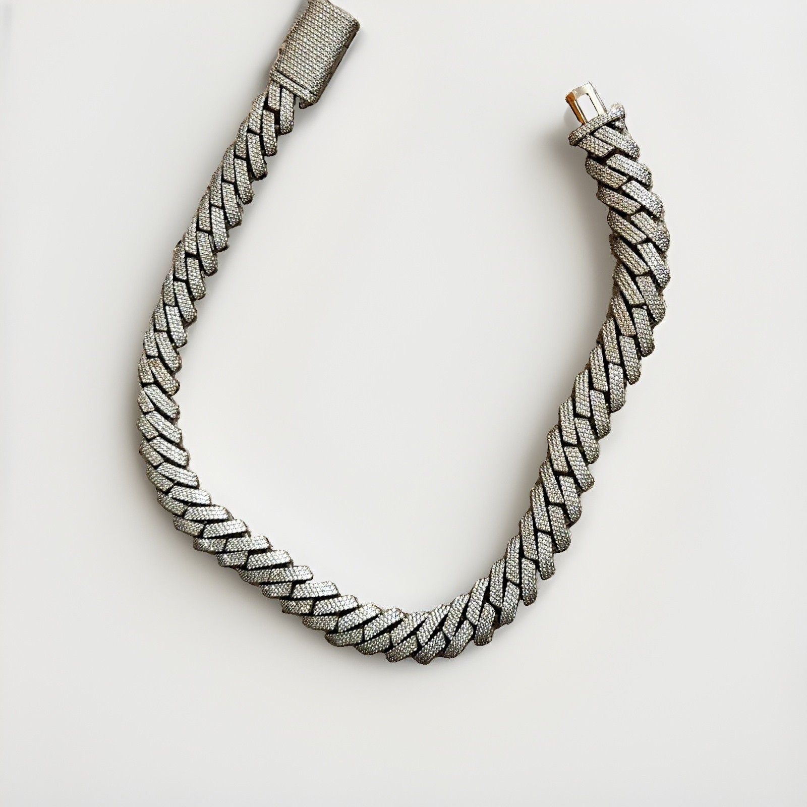 22in Silver w/ 7 karat VVS Diamonds Cuban link Box Clasp necklace