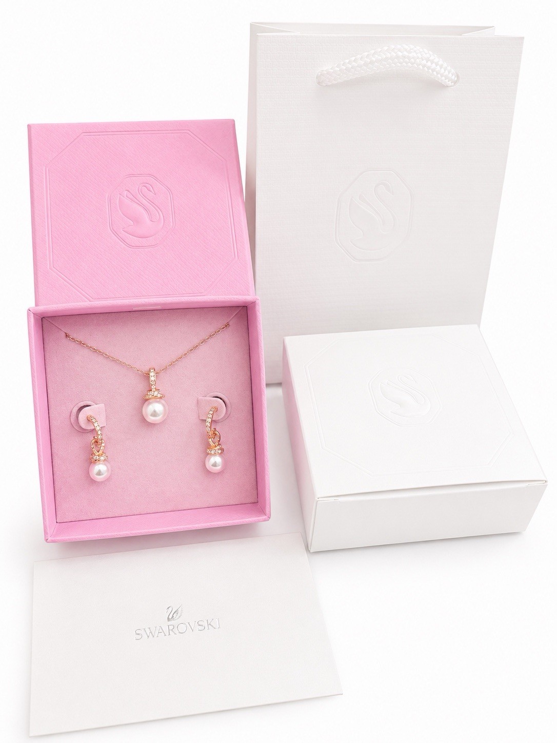 Originally setCrystal pearl, White, 18K rose gold finish