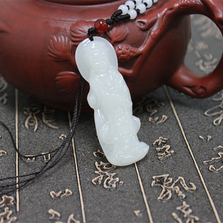 Fashion Beautiful Natural Hand-carved China Green/White Jade KWAN-YIN Pendant AA