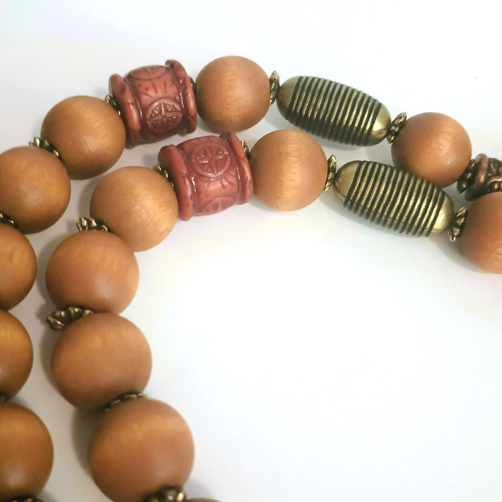 Lady Remington Vintage Necklace 26” Boho Carved Resin & Metal Jewelry