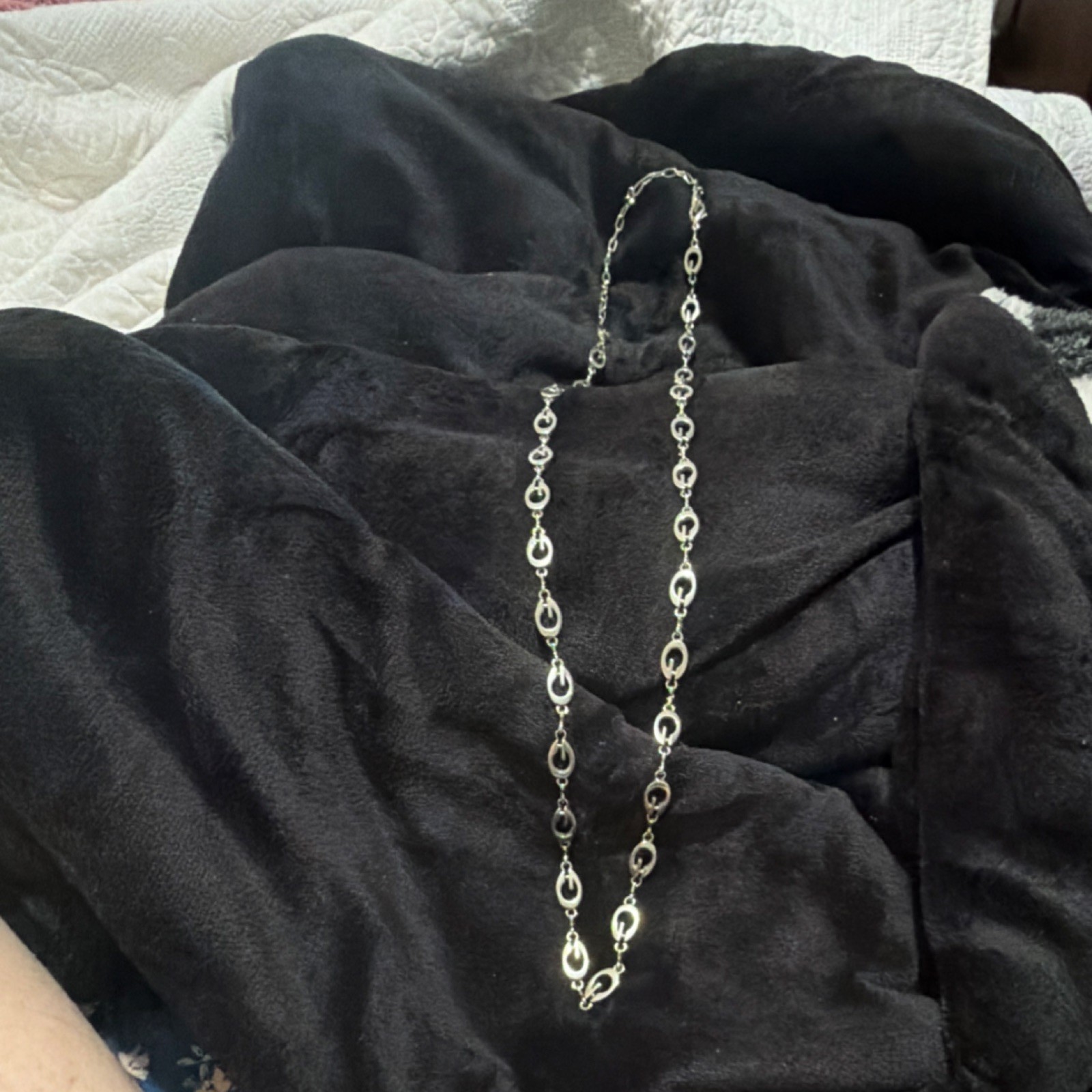Silver Tone Oval Link Chain Necklace No Stone Metal Chain Style Undated Era