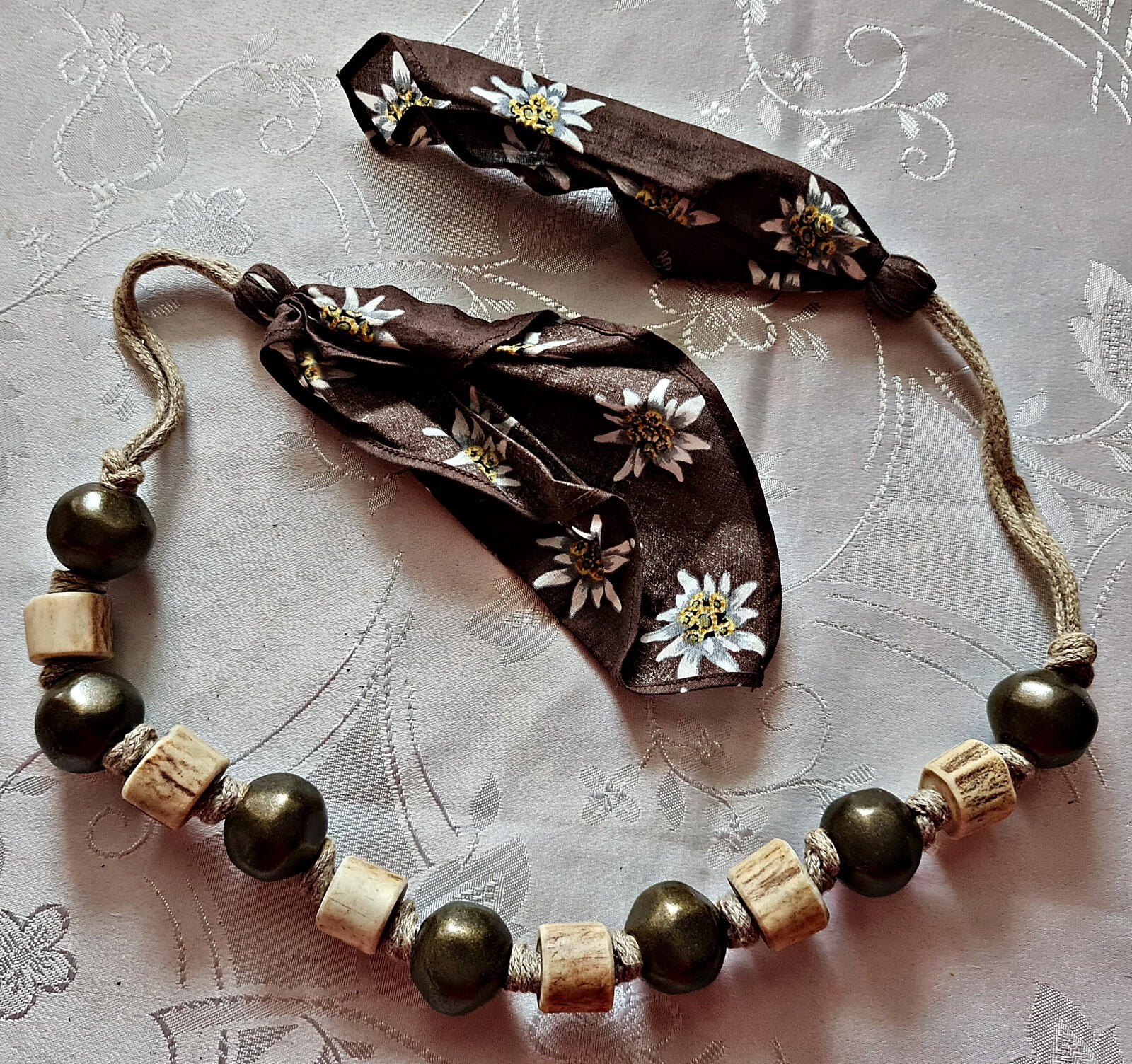 VINTAGE AUTHENTIC TRACHTEN NECKLACE OKTOBERFEST DIRNDL BRASS AND BONE BEADS