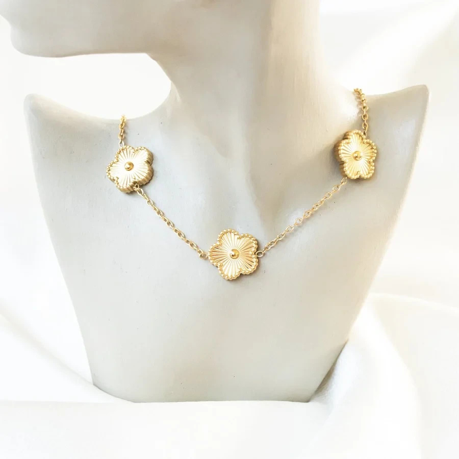 Textured Floral Necklace Brass Metal Necklace For Gift