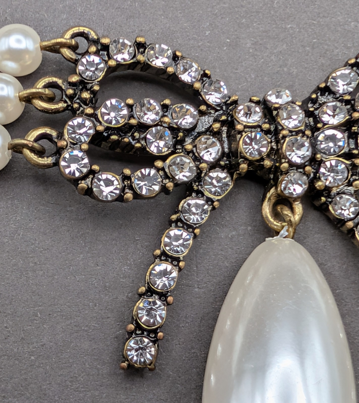Oscar de la Renta Faux Pearl Rhinestone Bow Statement Necklace Signed 17in