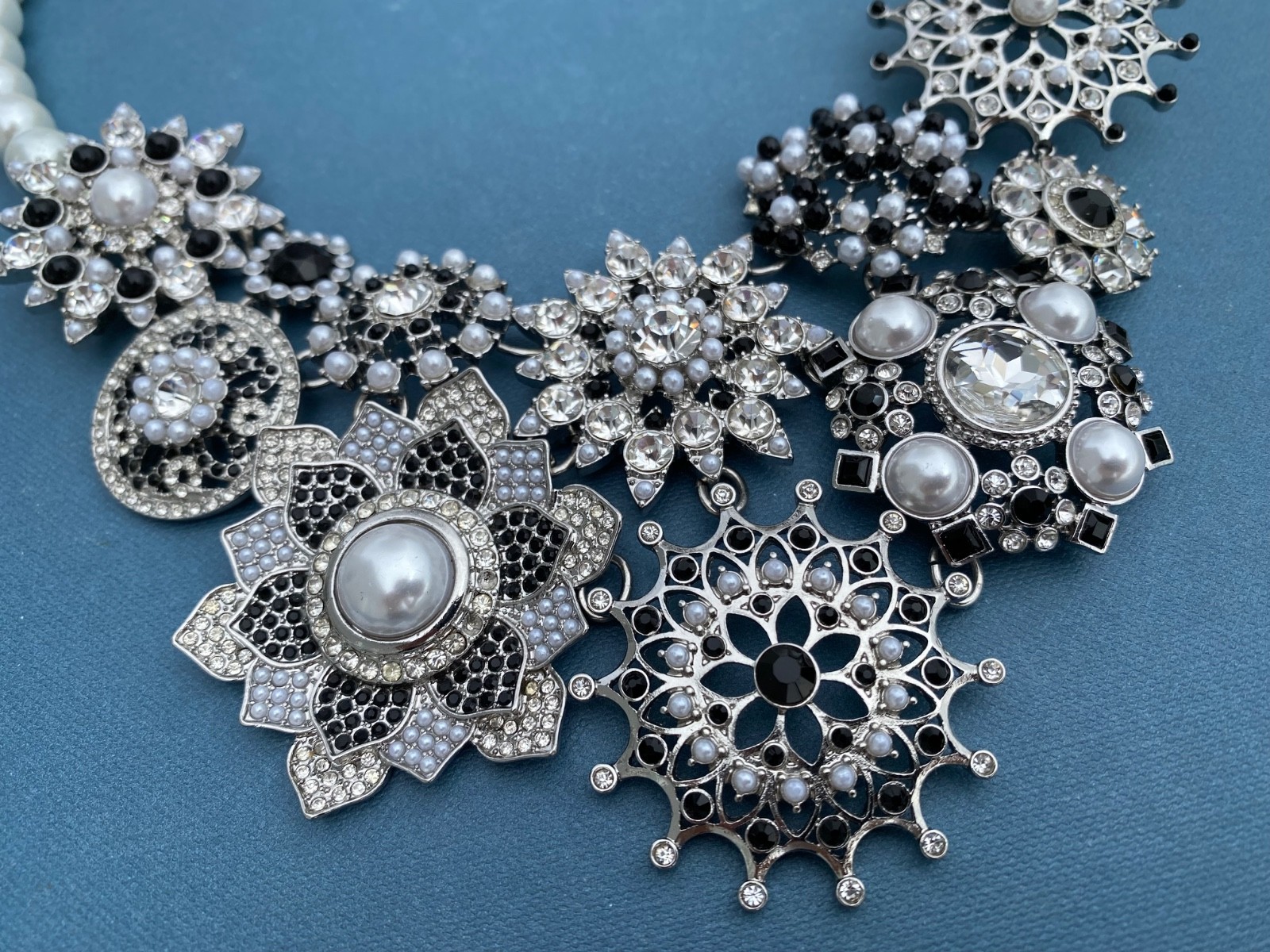 Necklace White House Black Market Silver Tone Floral