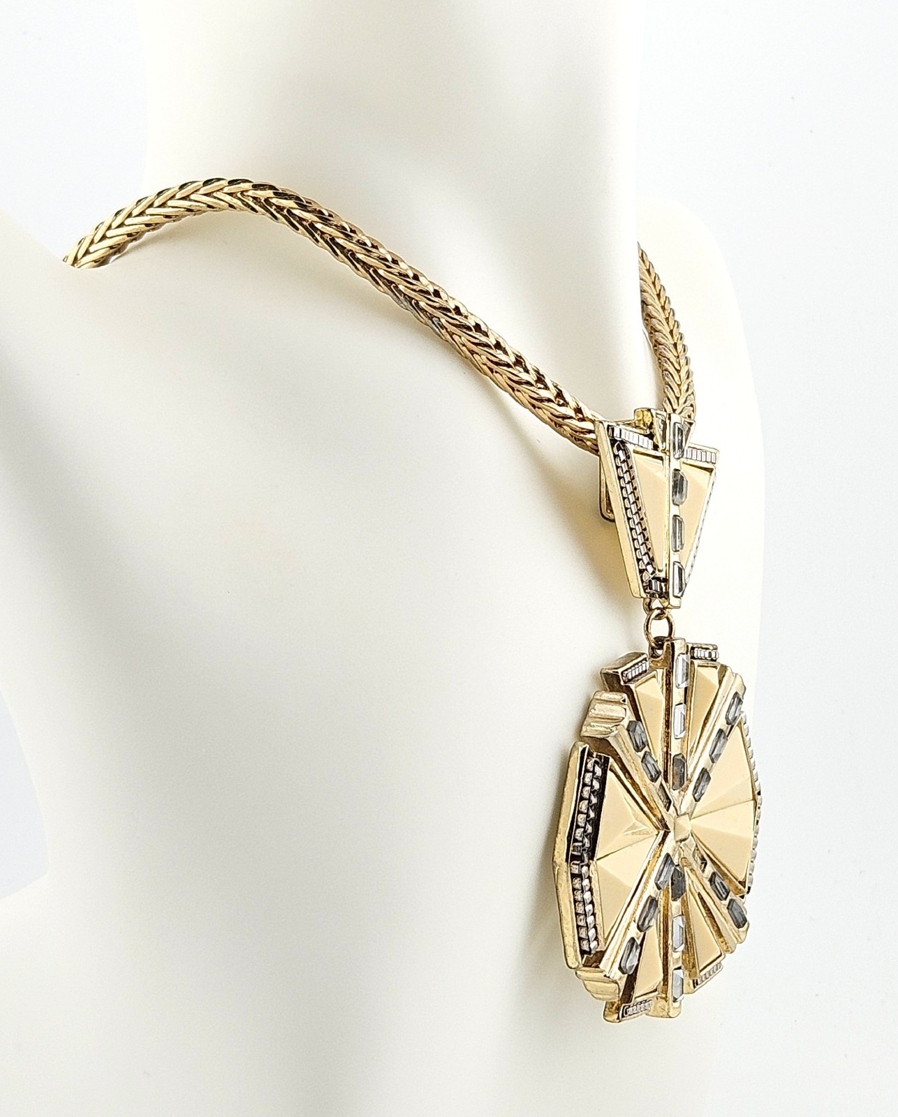 Vince Camuto Necklace Gold Tone Box Chain Large Pendant SEE DESCRIPTION J19-4271