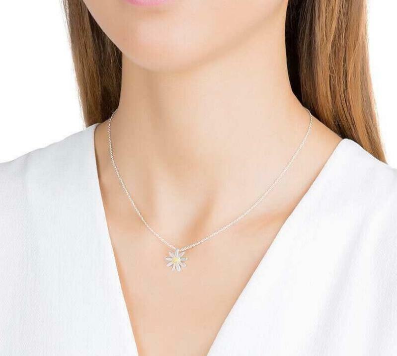 Elegant Flower Daisy Silver SP Gold Tone Pendant Necklace