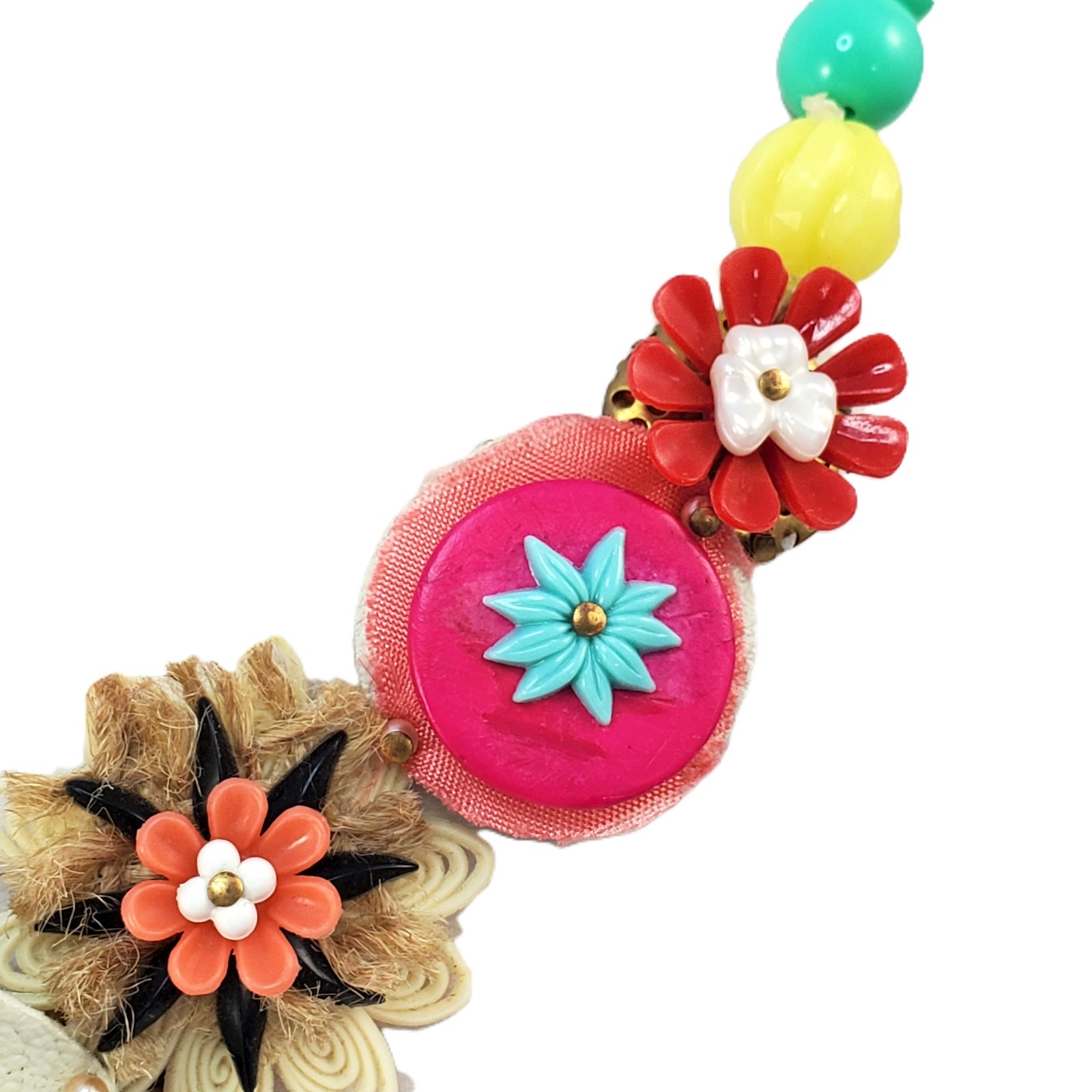 METAL MONK NY Frida Plastic Floral Necklace 18″ to 20″ Unsigned