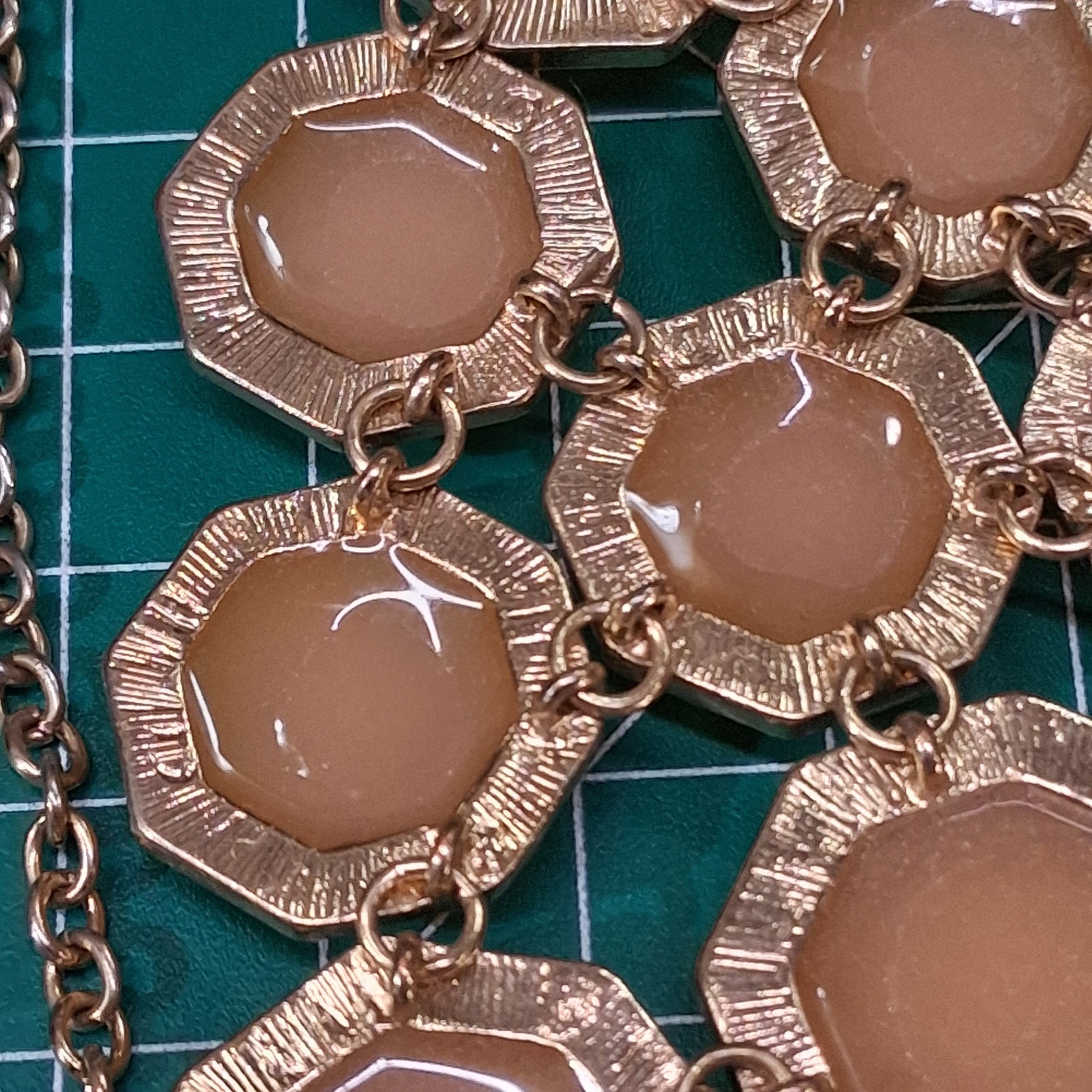 Vintage Gold Tone Octagon Peach Faceted Rhinestone 18” Bib Necklace
