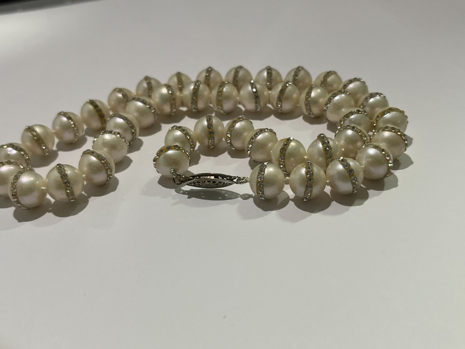 White Simulated Pearl w/ Rhinestones Necklace middle 10 mm 18 inches Jewelry