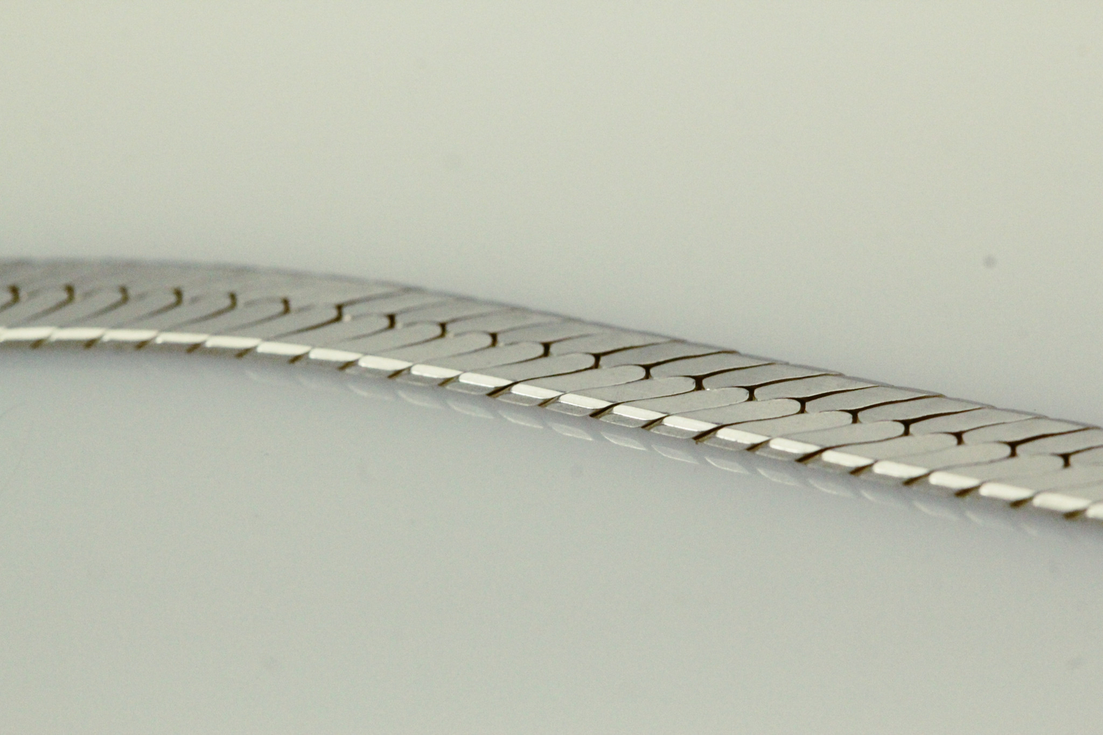 Herringbone 925 Sterling Silver Chain Necklace 9.8 grams (NEC5705)