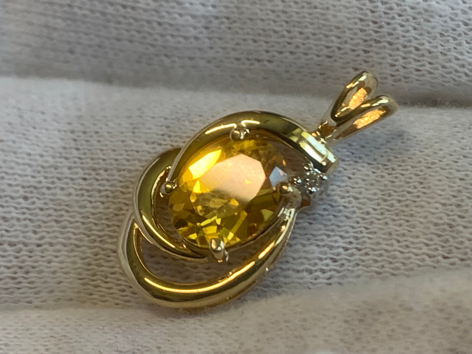 14K Yellow Gold Diamond Accent Pendant 2.44g Fine Jewelry Citrine Color *READ*