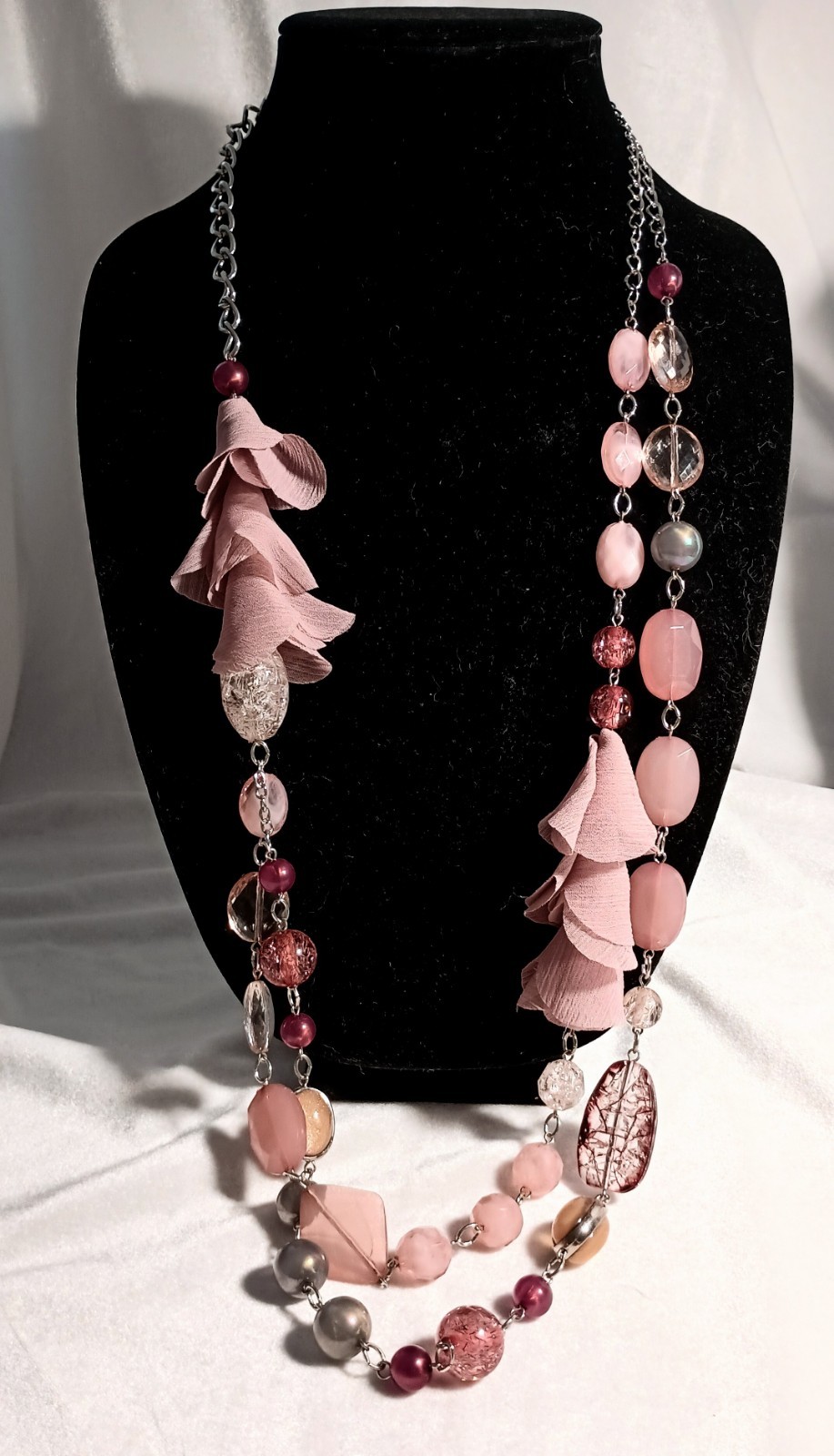 NY & Co Organza Flower W/Acrylic Beads Necklace Silver Tone Pink*NEW*