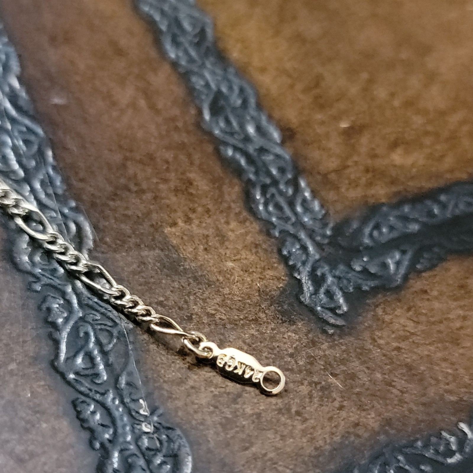 Gold Yellow Gold Tone Figaro Chain Necklace Lobster Clasp No Stone