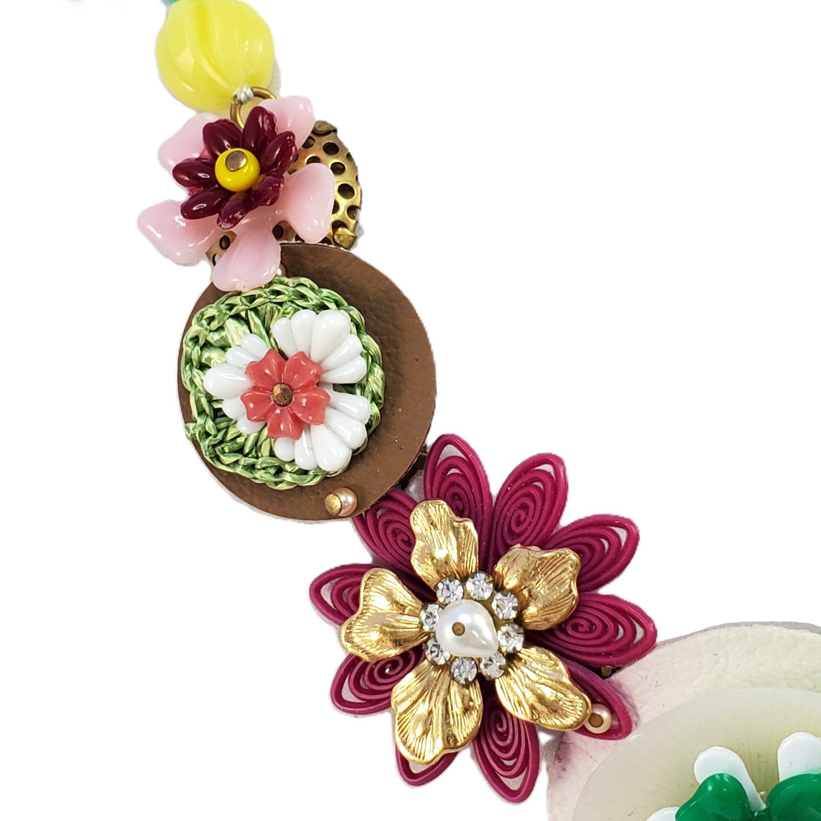 METAL MONK NY Frida Plastic Floral Necklace 18″ to 20″ Unsigned