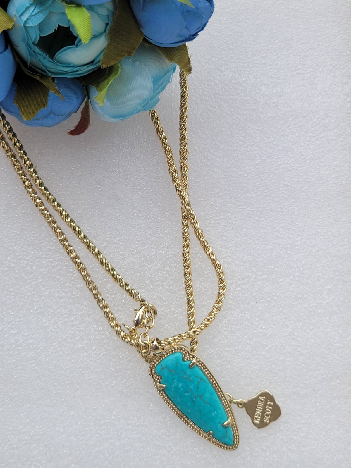 Vinatge Kendra Scott Shaylee Pendant Arrow Gold Necklace Rare Turquoise blue