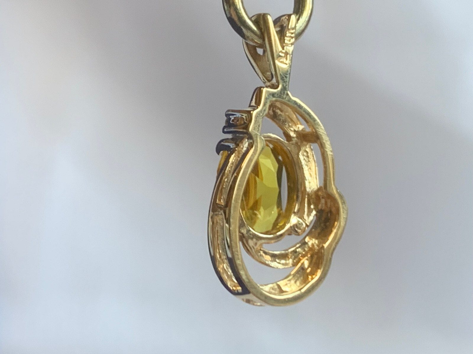 14K Yellow Gold Diamond Accent Pendant 2.44g Fine Jewelry Citrine Color *READ*