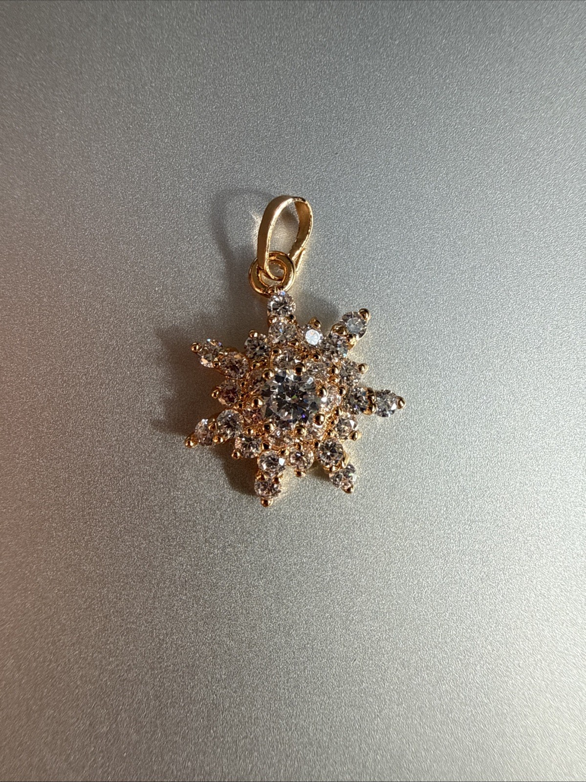 Women’s Elegant Snowflake Pendant