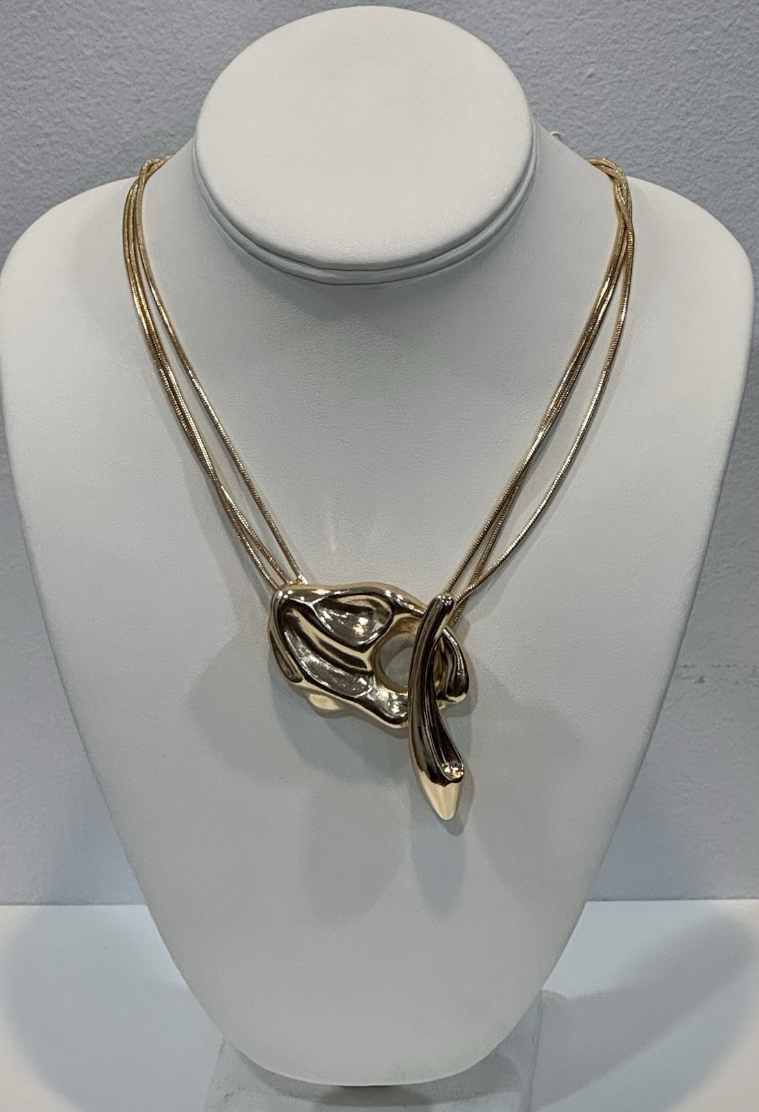 Gold Plated Necklace/chocker Closer In Front