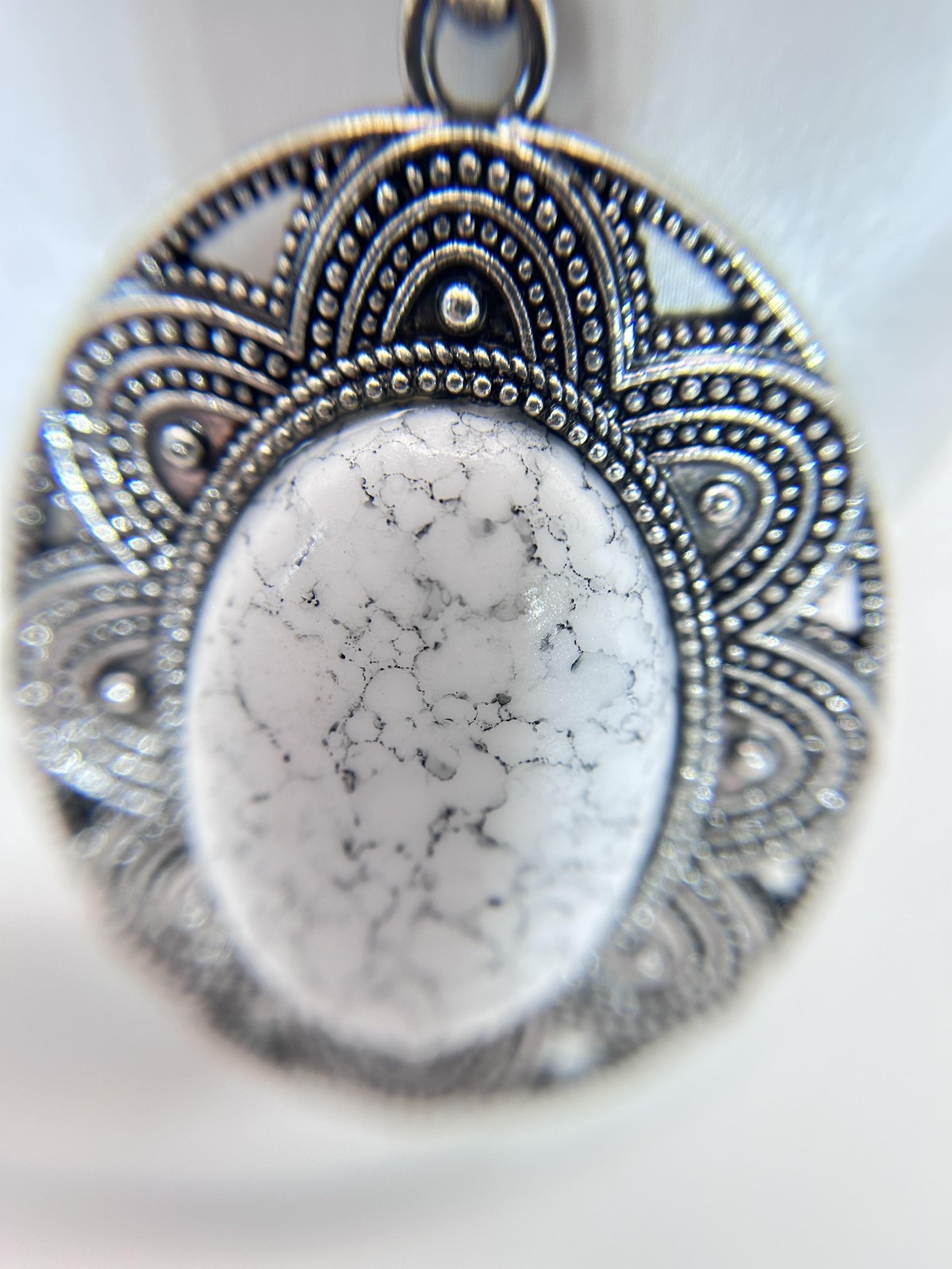 Necklace Silver Tone Bib Statement Oval Howlite Pendant Boho Chunky Chain