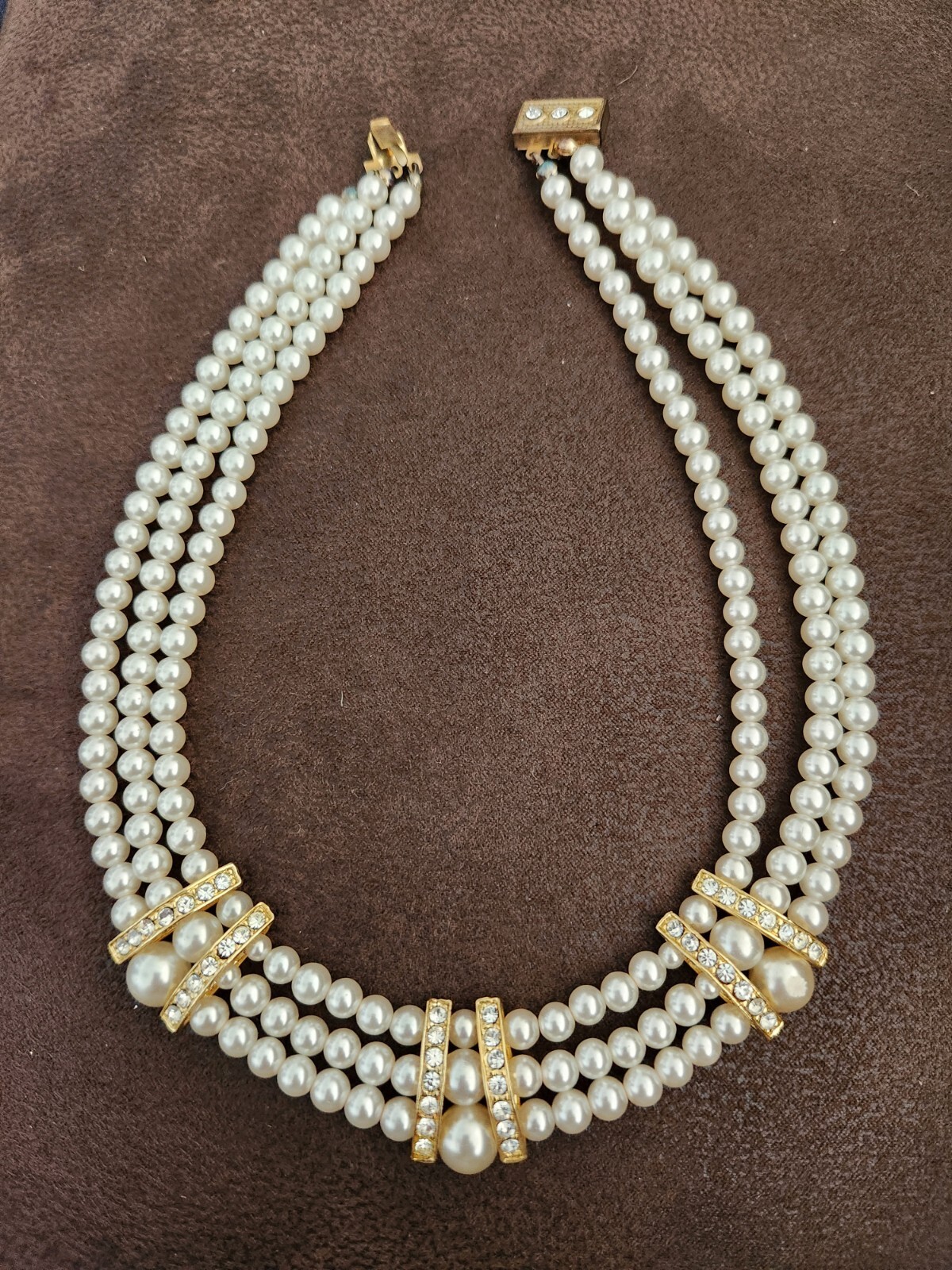 Costume Pearl Three Strand Necklace w/Accents Rare Design – FREE Shipping in USA