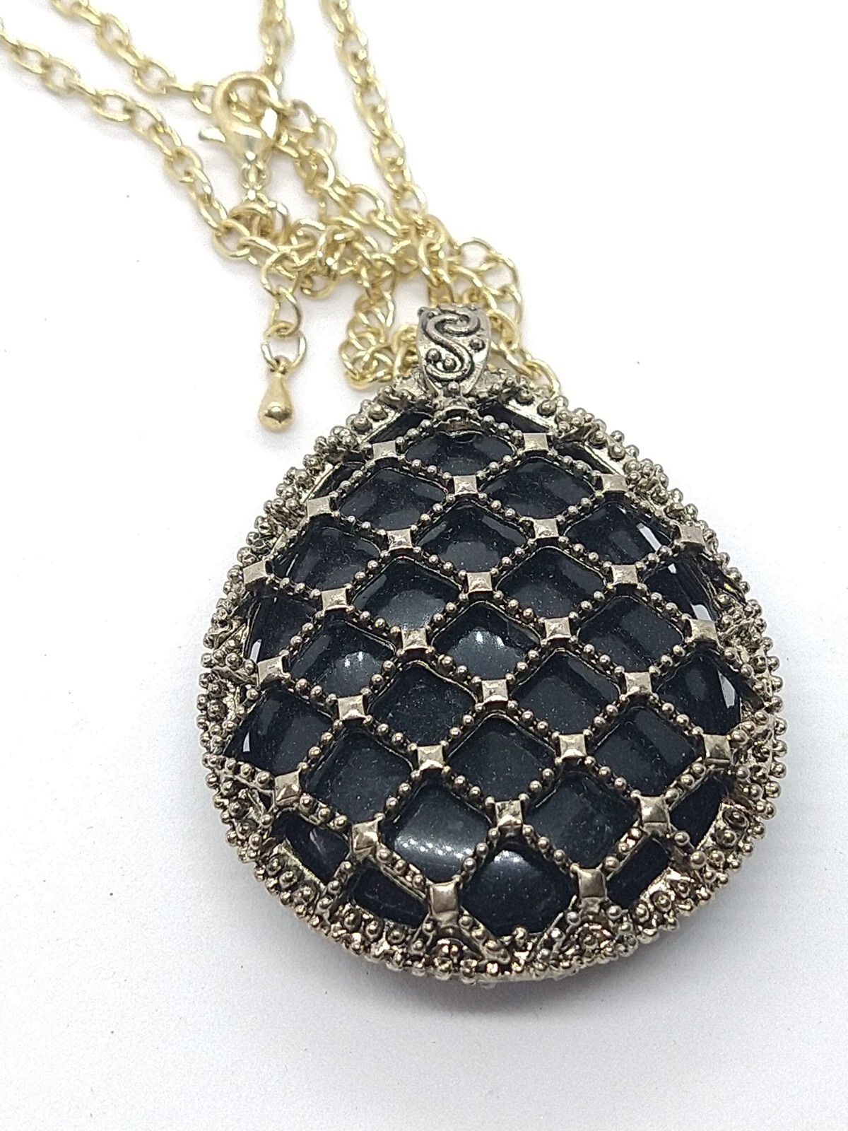 Necklace pendant Y2k 1990’s black stone gold tone vintage retro Halloween